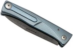 LionSteel Thrill TL-D-BL Damascus, Blue Titanium Integral Slipjoint Couteau De Poche 15 LionSteel Thrill TL-D-BL Damascus, Blue Titanium Integral Slipjoint Couteau De Poche -Magasin De Couteaux LI TL D BL 05 lionsteel