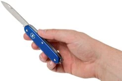Victorinox Pioneer Alox Blue 0.8201.22R4.KTE1 Knivesandtools Edition, Couteau Suisse -Magasin De Couteaux VT0 8201 22R4 KTE1 06 victorinox